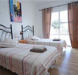 4 Bedroom Villa with Pool in Costa Teguise, Sleeps 6-8
